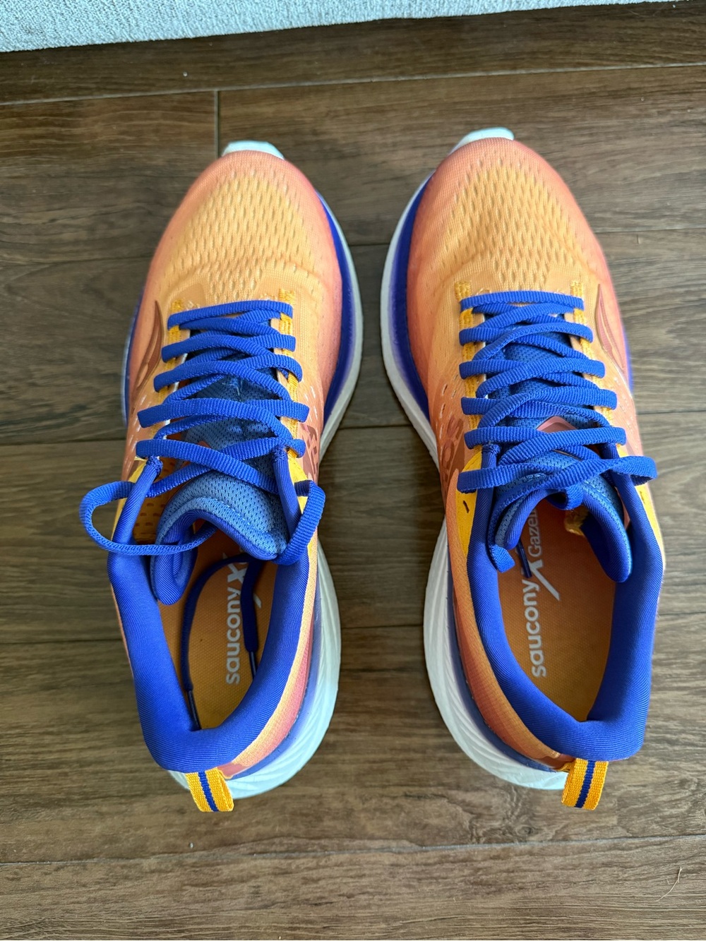 NWT Women’s Saucony Ride 17 Custom - Picture 2 of 3